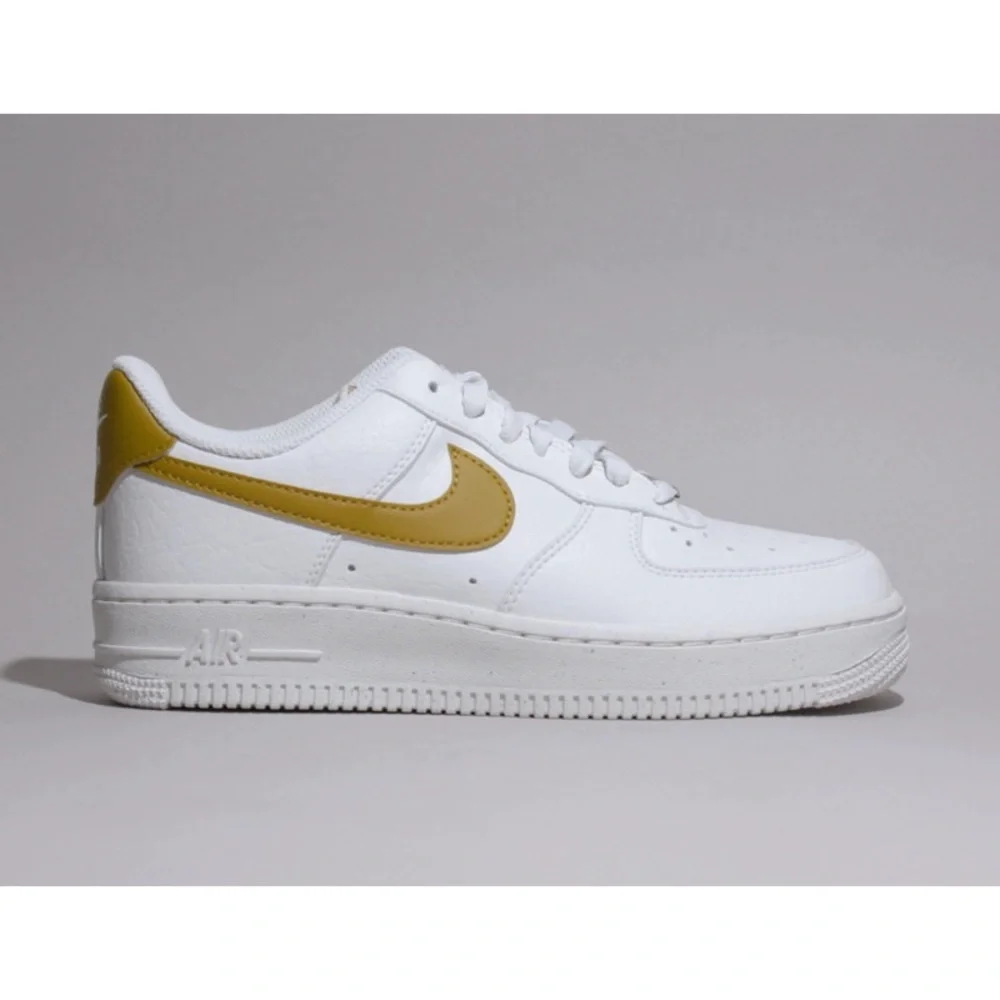 Nike Air Force 1 Next Nature Summit White Bronze